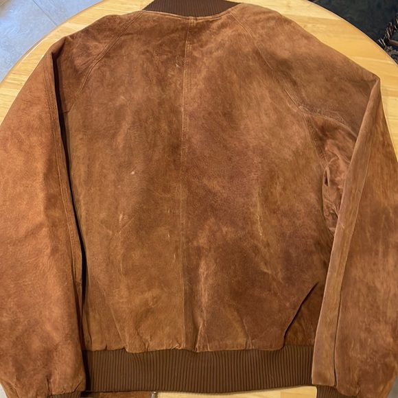 Eddie Bauer Leather jacket. Throwback to when EB had it like thattttt lol. - Picture 4 of 4